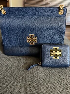 Tory Burch Navy Leather Shoulder Bag with Matching Wallet and Gold Logos